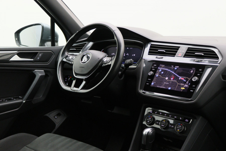 Volkswagen Tiguan Allspace 1.5 TSI DSG Highline Business R 7p. Virtual Cockpit, Panoramadak,  ACC, Apple Carplay, LED, DAB, Trekhaak, 20''