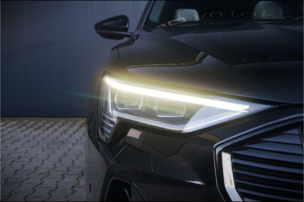 Audi e-tron 50 quattro S edition 71 kWh | S-Line | Panoramadak | Memory Seats | Trekhaak | Luchtvering | Stoelverwarming | Stoelkoeling | Cruise Control | Camera | Keyless | Matrix LED | Leder |