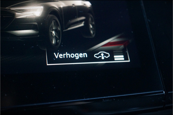 Audi e-tron 50 quattro S edition 71 kWh | S-Line | Panoramadak | Memory Seats | Trekhaak | Luchtvering | Stoelverwarming | Stoelkoeling | Cruise Control | Camera | Keyless | Matrix LED | Leder |