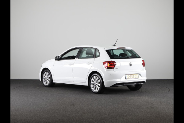 Volkswagen Polo 1.0 TSI Highline 95 PK | Navigatie | Parkeersensoren | Digitaal dashboard | ECC airco