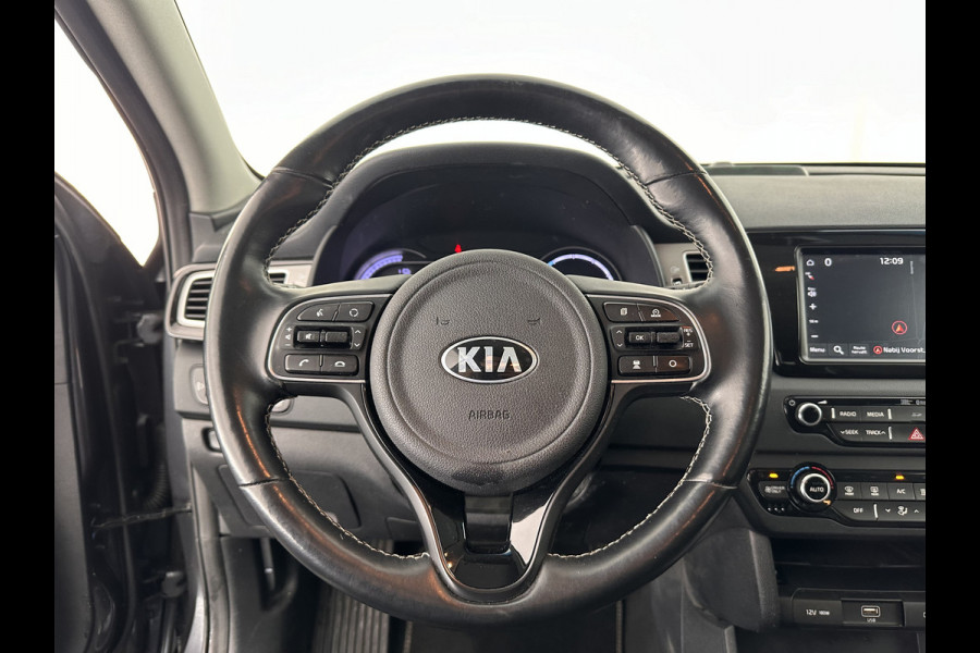 Kia e-Niro ExecutiveLine 64 kWh Aut. *FULL-LEATHER | JBL-AUDIO | FULL-LED | NAVI-FULLMAP | DAB | ADAPT.CRUISE | CAMERA | MEMORY-PACK | LANE-ASSIST | KEYLESS | DIGI-COCKPIT | SHIFT-PADDLES | COMFORT-SEATS | 17"ALU*