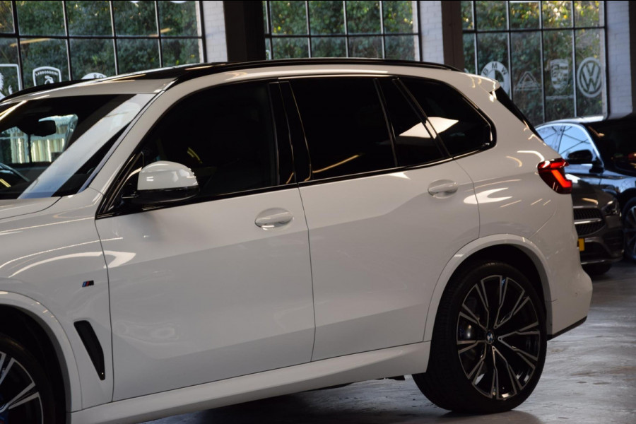 BMW X5 XDrive40i High Executive |M-Pakket|Dealer onderhouden|22 inch|Panoramadak|