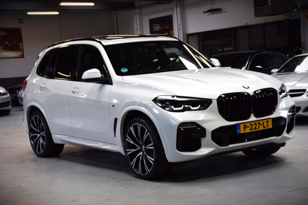 BMW X5 XDrive40i High Executive |M-Pakket|Dealer onderhouden|22 inch|Panoramadak|