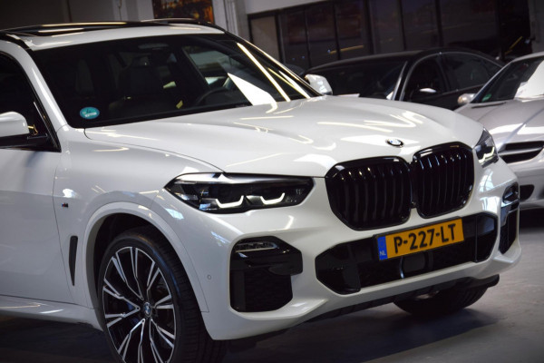 BMW X5 XDrive40i High Executive |M-Pakket|Dealer onderhouden|22 inch|Panoramadak|