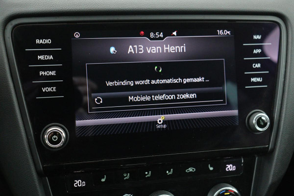 Škoda Octavia 1.0 TSI Ambition | Panoramadak | Trekhaak | Stoelverwarming | Camera | Carplay | Navigatie | PDC | Climate control | Cruise control