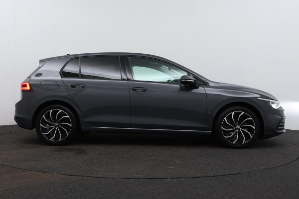 Volkswagen Golf 1.5 TSI Sport (NAVIGATIE, CAMERA, DIGITALE COCKPIT, PARKEERSENSOREN, 1e EIGENAAR, GOED ONDERHOUDEN)