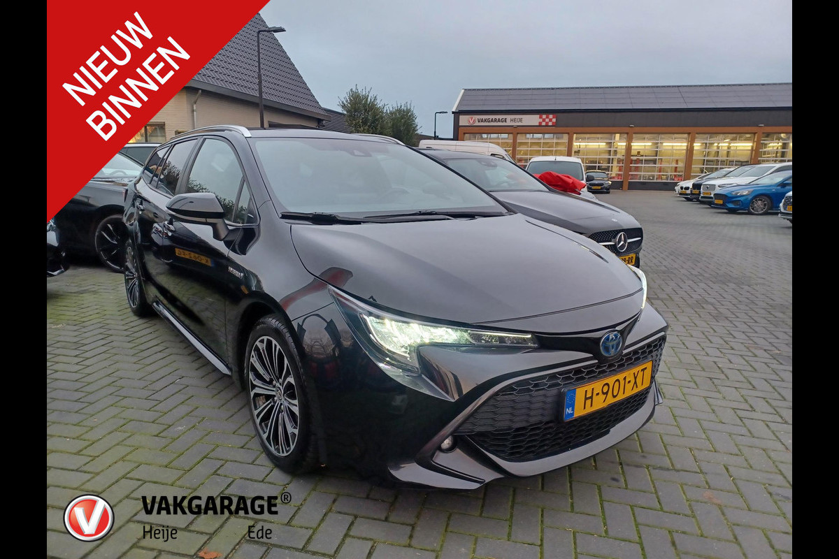 Toyota Corolla Touring Sports 2.0 Hybrid Business Plus | Navigatie | 17  Inch | Trekhaak | NL-Auto |