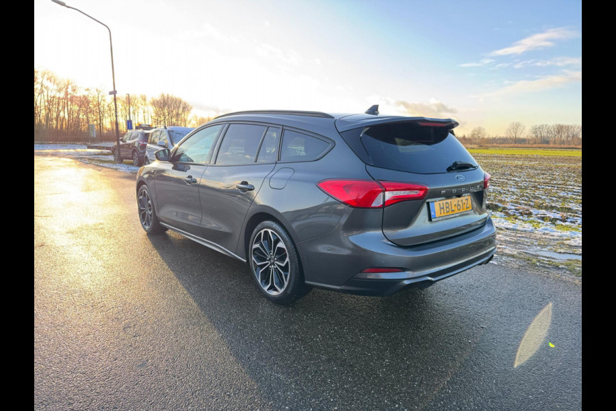 Ford FOCUS Wagon 1.0 EcoBoost ST Line Business PANORAMADAK 18"LM VELGEN PARKEERHULP CAR-PLAY E.C.C.