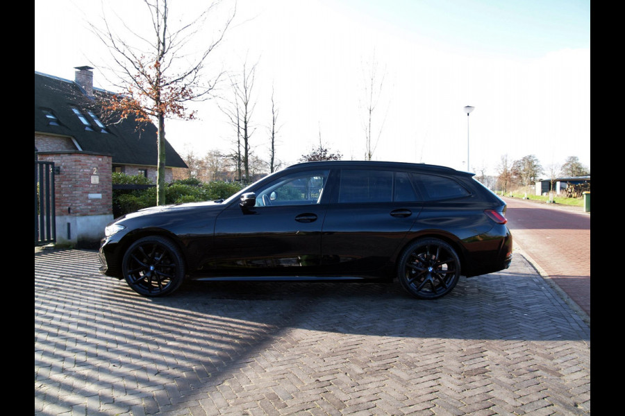 BMW 3 Serie Touring 318i | Nieuw Model | Apple Carplay | Widescreen | Cruise Control | DAB | NL-Auto |