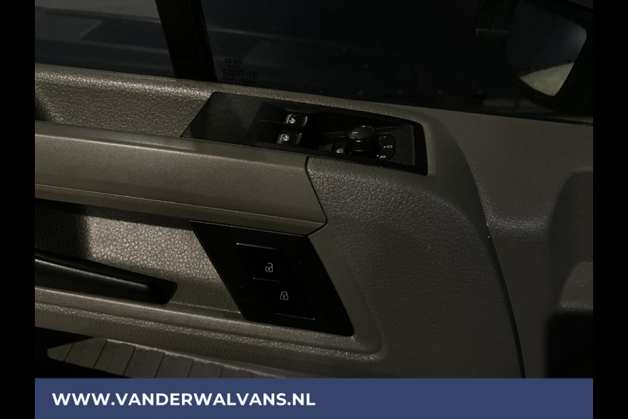 Volkswagen Crafter 2.0 TDI 140pk **BPM VRIJ voor de Ondernemer** L4H3 Euro6 Airco | Camera | Apple Carplay Bijrijdersbank, Bluetooth telefoonvoorbereiding, 3000kg Trekvermogen