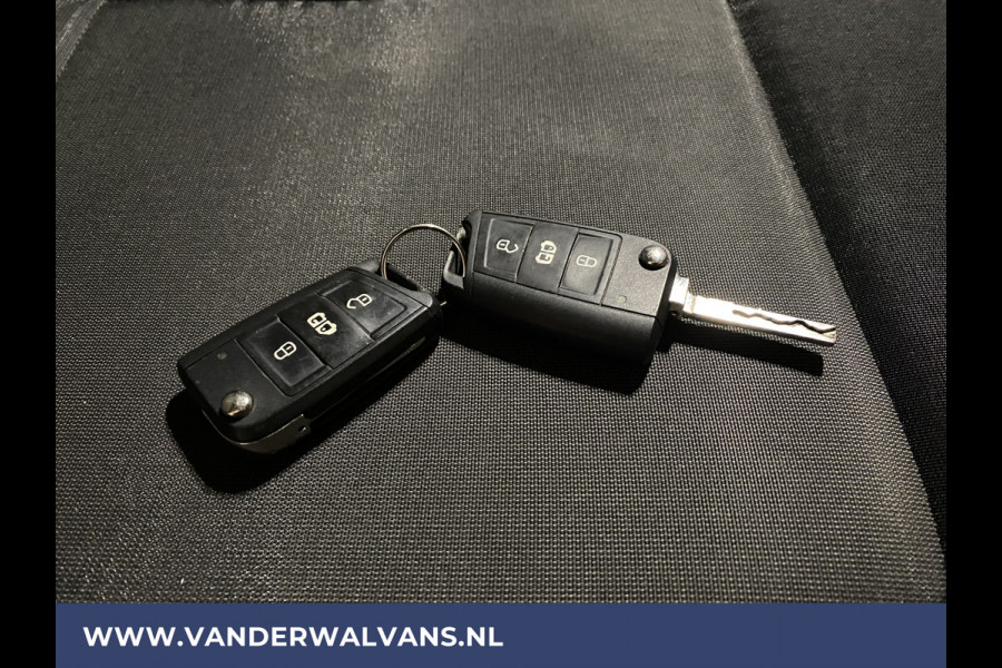 Volkswagen Crafter 2.0 TDI 140pk **BPM VRIJ voor de Ondernemer** L4H3 Euro6 Airco | Camera | Apple Carplay Bijrijdersbank, Bluetooth telefoonvoorbereiding, 3000kg Trekvermogen