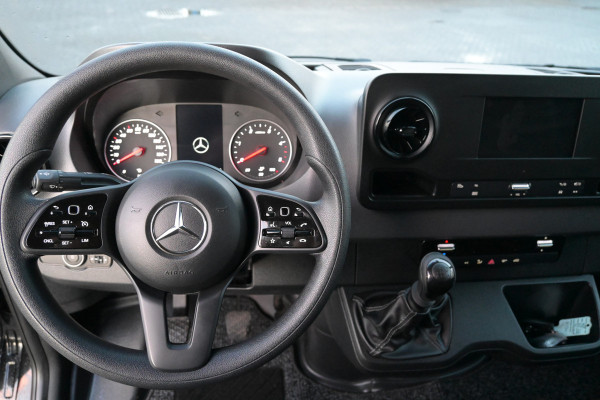 Mercedes-Benz Sprinter 317 CDI L2H2 MBUX met 360 Graden camera, Geveerde stoel