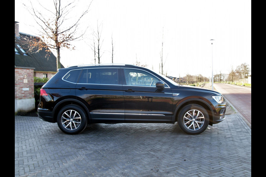 Volkswagen Tiguan Allspace 1.5 TSI Comfortline Business | Panormadak | Camera | Trekhaak | Cruise Control | Apple Carplay |