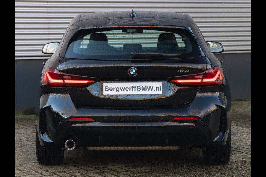 BMW 1-serie 118i M-Sport - Live Cockpit Prof - LED - Stoelverwarming