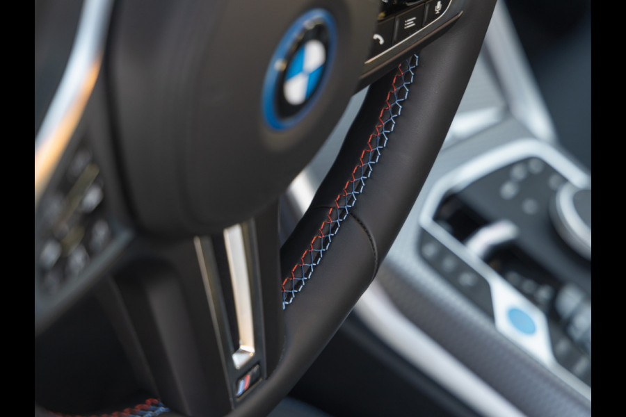 BMW i4 M50 M-Sport Pro - Dak - M-Sportzetels - Driving Ass Prof - Harman Kardon