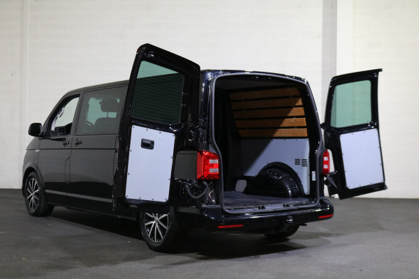 Volkswagen Transporter 2.0 TDI 150pk L2 H1 DC Automaat Airco Navigatie 2x Schuifdeur