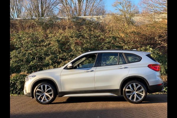 BMW X1 SDrive20i High Executive AUT|PANO|LEDER|NIEUWSTAAT|M|