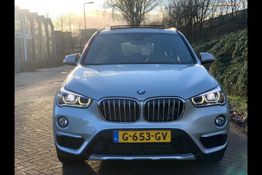 BMW X1 SDrive20i High Executive AUT|PANO|LEDER|NIEUWSTAAT|M|