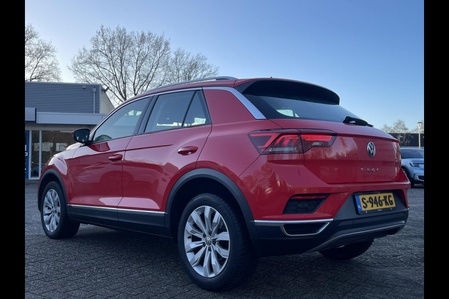 Volkswagen T-Roc 1.5 TSI Sport 150pk Automaat | Dodehoeksensoren | Adaptieve Cruise | Apple Carplay / Android Auto | Full LED | Stoelverwarming