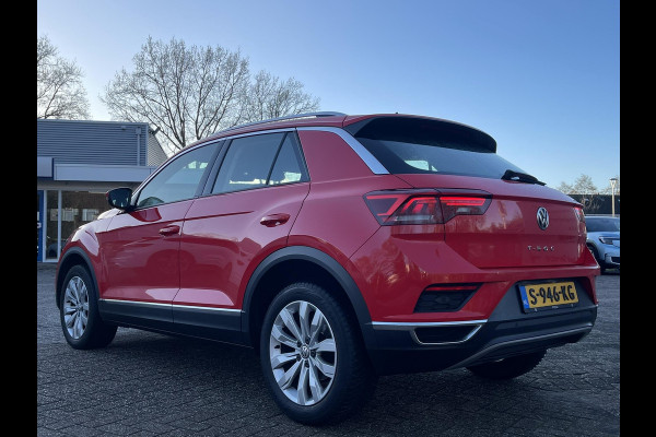 Volkswagen T-Roc 1.5 TSI Sport 150pk Automaat | Dodehoeksensoren | Adaptieve Cruise | Apple Carplay / Android Auto | Full LED | Stoelverwarming