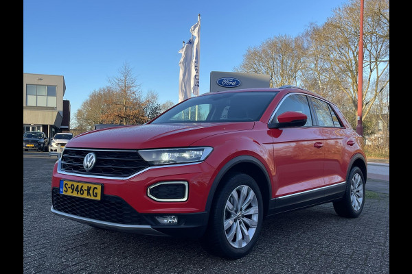 Volkswagen T-Roc 1.5 TSI Sport 150pk Automaat | Dodehoeksensoren | Adaptieve Cruise | Apple Carplay / Android Auto | Full LED | Stoelverwarming