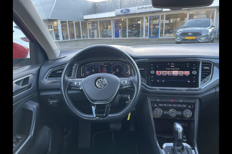 Volkswagen T-Roc 1.5 TSI Sport 150pk Automaat | Dodehoeksensoren | Adaptieve Cruise | Apple Carplay / Android Auto | Full LED | Stoelverwarming