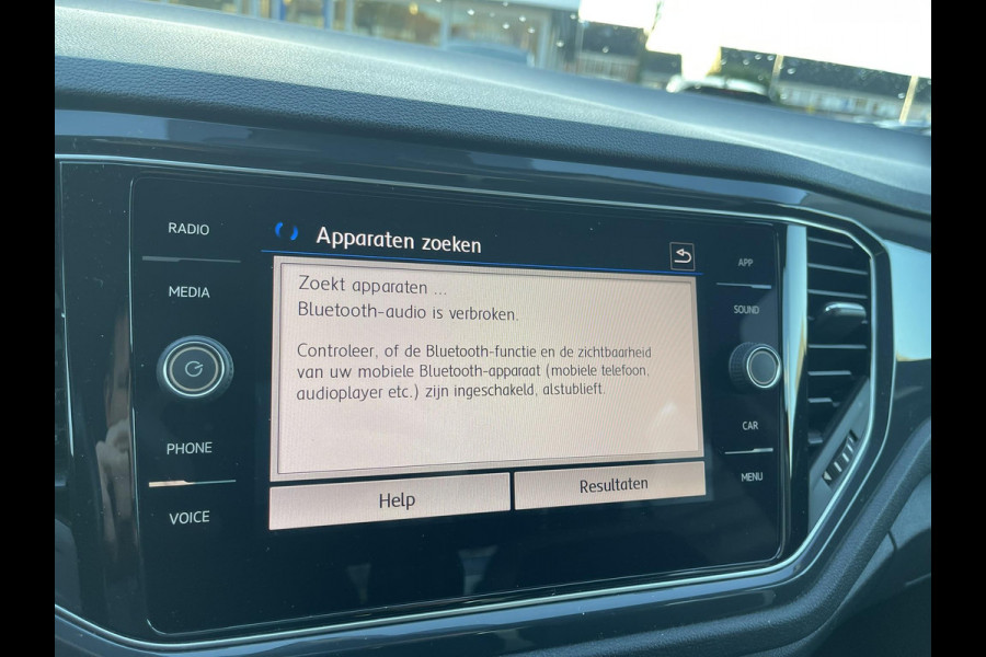 Volkswagen T-Roc 1.5 TSI Sport 150pk Automaat | Dodehoeksensoren | Adaptieve Cruise | Apple Carplay / Android Auto | Full LED | Stoelverwarming