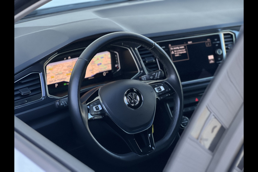 Volkswagen T-Roc 1.5 TSI Sport | Trekhaak | ACC | Navi | Camera | Virtual Cockpit