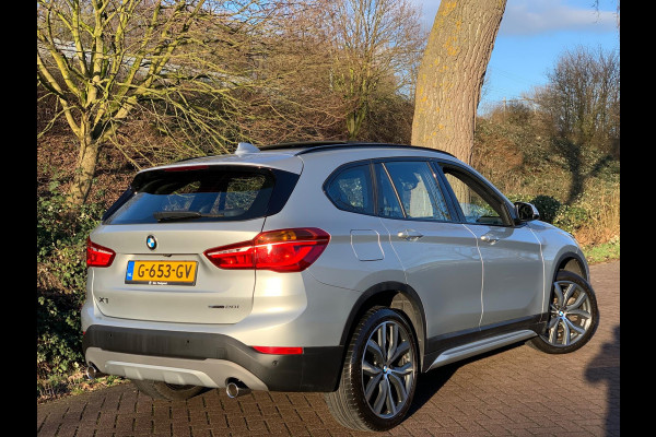 BMW X1 SDrive20i High Executive AUT|PANO|LEDER|NIEUWSTAAT|M|