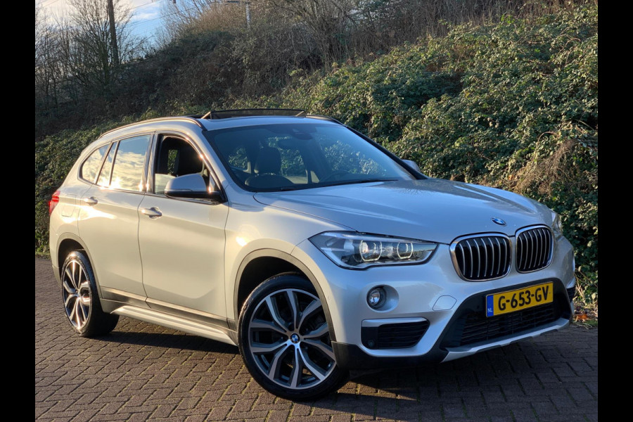 BMW X1 SDrive20i High Executive AUT|PANO|LEDER|NIEUWSTAAT|M|