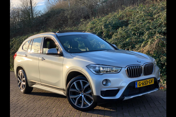 BMW X1 SDrive20i High Executive AUT|PANO|LEDER|NIEUWSTAAT|M|