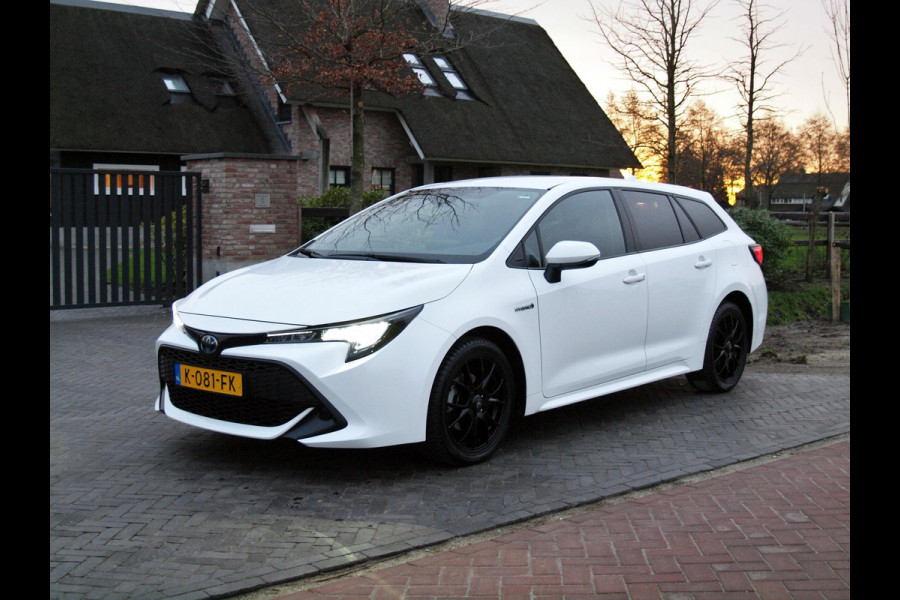 Toyota Corolla Touring Sports 1.8 Hybrid | 17 Inch | Camera | Apple Carplay | Cruise Control | DAB |