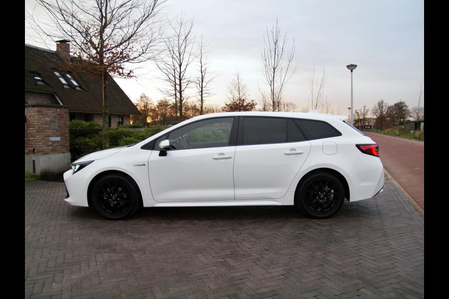 Toyota Corolla Touring Sports 1.8 Hybrid | 17 Inch | Camera | Apple Carplay | Cruise Control | DAB |