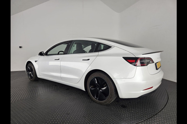 Tesla Model 3 BLACKSTYLE PANODAK STD RANGE RWD PLUS 60 kWH LEDER.NAVI.CAMERA.AUTOPILOT, STOELVERWARMING EN NOG VEEL MEER!