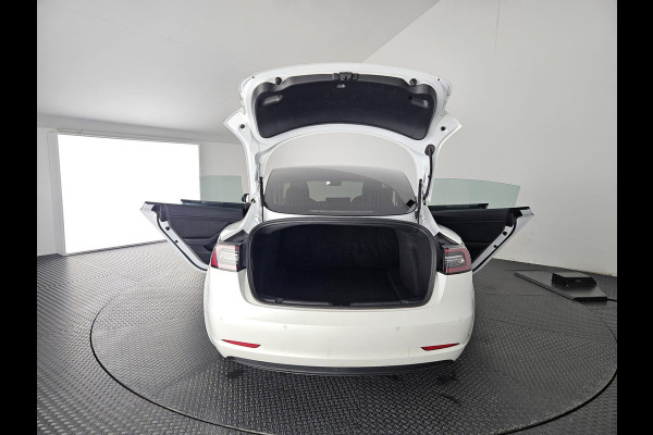 Tesla Model 3 BLACKSTYLE PANODAK STD RANGE RWD PLUS 60 kWH LEDER.NAVI.CAMERA.AUTOPILOT, STOELVERWARMING EN NOG VEEL MEER!