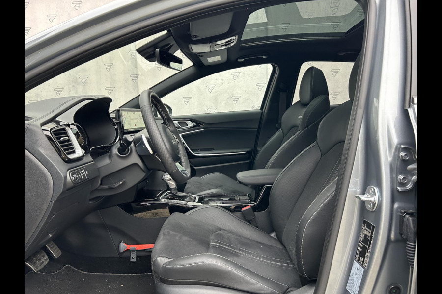 Kia Ceed 1.5 T-GDi GT-PlusLine Panoramadak | Camera | Navi | Stuur-/Stoelverwarming | Leder/Alcantara | 17" Velgen | Clima | Apple CarPlay/Android Auto | Key-Less | PDC | Cruise | LED |