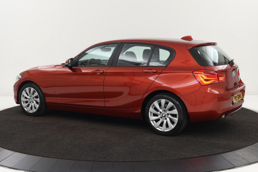 BMW 1-serie 118i High Executive | Adaptive cruise | Leder | Trekhaak | Stoelverwarming | Full LED | Navigatie | PDC | Climate control