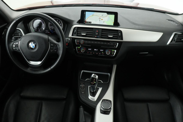 BMW 1-serie 118i High Executive | Adaptive cruise | Leder | Trekhaak | Stoelverwarming | Full LED | Navigatie | PDC | Climate control