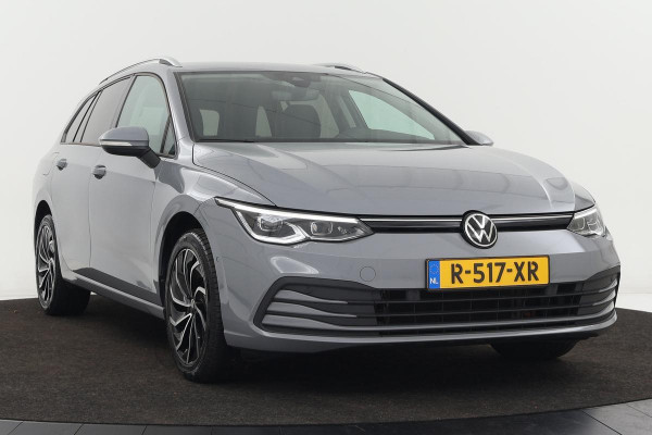 Volkswagen Golf 1.0 eTSI Life | Stoel & stuurverwarming | Camera | Full LED | Memory | Sfeerverlichting | Adaptive cruise | Carplay