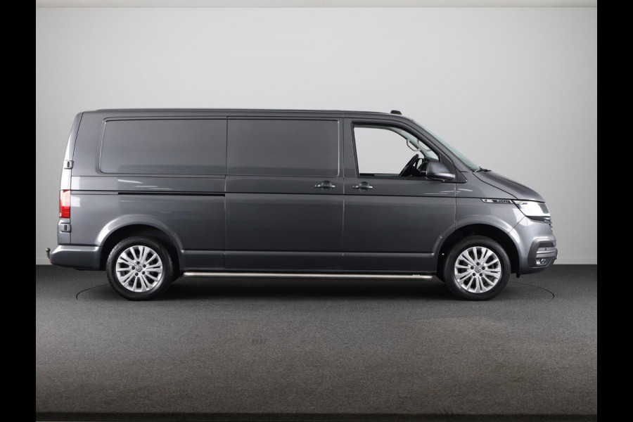 Volkswagen Transporter 2.0 TDI L2H1 28 Bulli Volkswagen Transporter 2.0 TDI L2H3 28 Bulli 150 pk Automaat (DSG) | Navigatie | Trekhaak | Parkeersensoren | Achteruitrijcamera | Adaptieve cruise control | Bestuurdersstoel verwarmd |