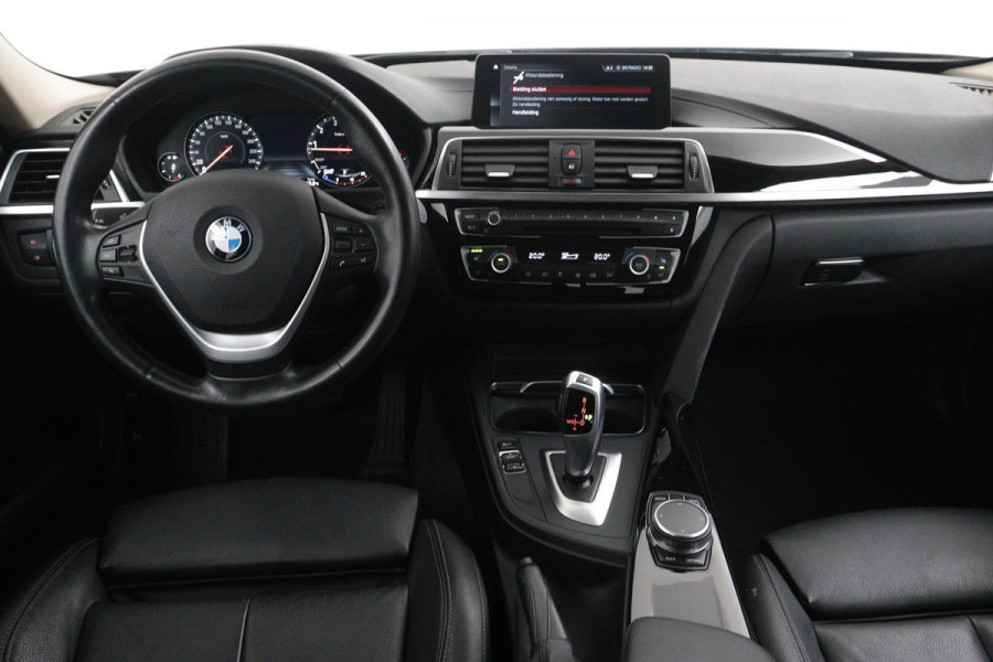 BMW 3 Serie Touring 320i Luxury Edition (NL-auto, Dealer OndH, Navi Pro, StoelV, Cruise Control, Leer, Sportstoelen, Etc)