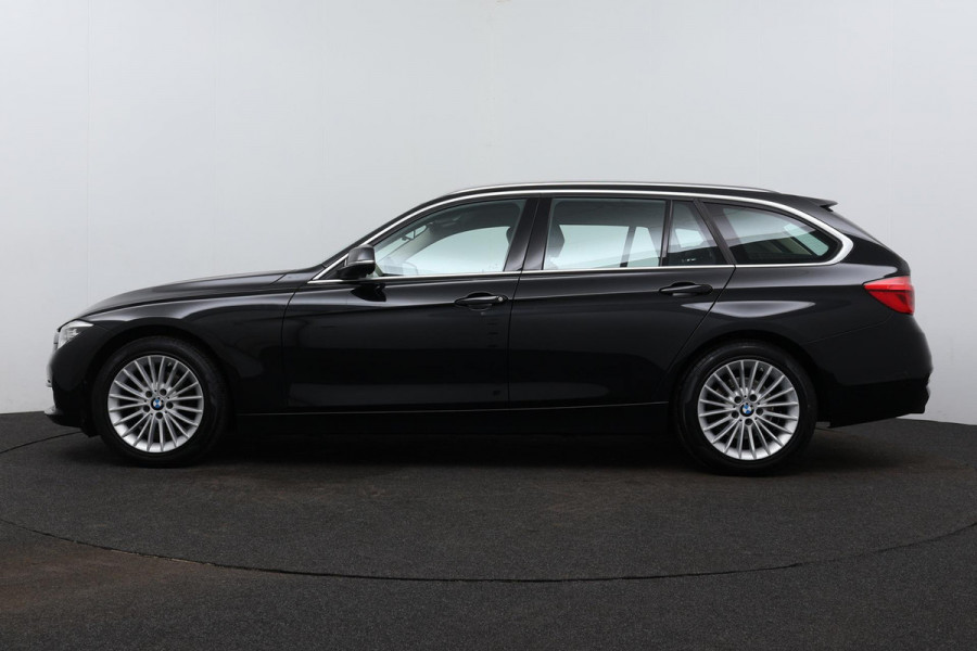 BMW 3 Serie Touring 320i Luxury Edition (NL-auto, Dealer OndH, Navi Pro, StoelV, Cruise Control, Leer, Sportstoelen, Etc)