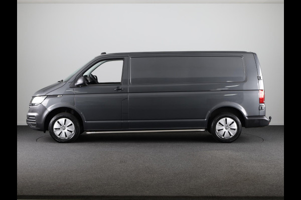 Volkswagen Transporter 2.0 TDI L2H1 28 Economy Business 110 pk | Navigatie via App | Trekhaak | Parkeersensoren achter | Achteruitrijcamera | Cruise control |