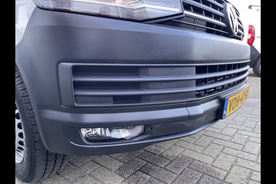 Volkswagen Transporter 2.0 TDI L1H1 Comfortline / vaste prijs rijklaar € 16.950 ex btw / lease vanaf € 311 / Bott ingerichte laadruimte / airco / cruise / imperial / trekhaak 2200 kg ! / euro 6