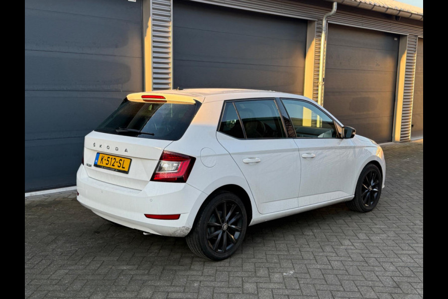 Škoda Fabia 1.0 TSI Sport business, ecc, navigatie,1 e eigenaar , stoelverwarming, nederlandse auto met nap