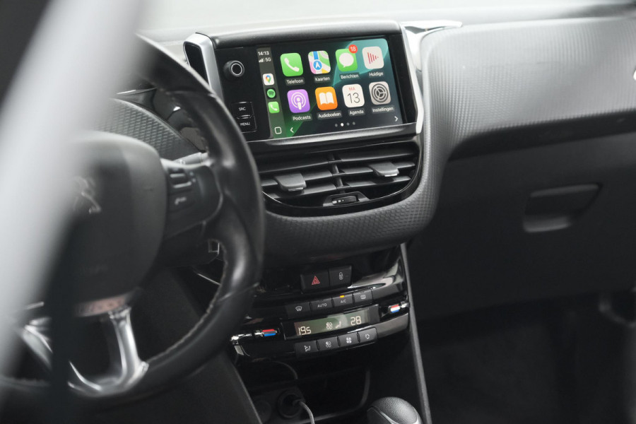 Peugeot 2008 PureTech 130 GT-Line | Trekhaak | Camera | Navigatie | Apple Carplay | Parkeersensoren