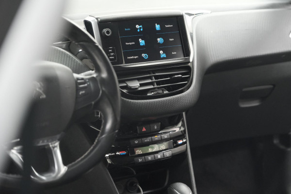 Peugeot 2008 PureTech 130 GT-Line | Trekhaak | Camera | Navigatie | Apple Carplay | Parkeersensoren