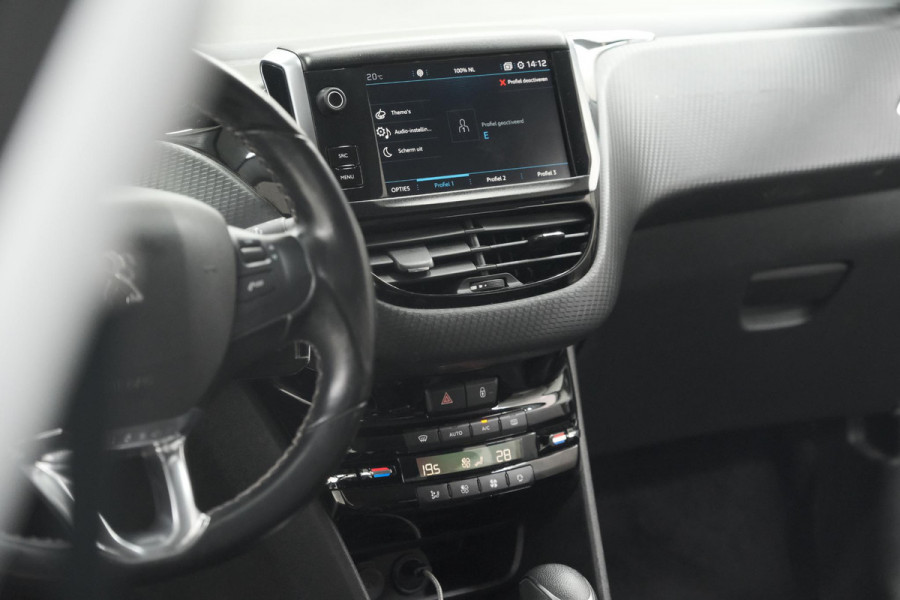 Peugeot 2008 PureTech 130 GT-Line | Trekhaak | Camera | Navigatie | Apple Carplay | Parkeersensoren