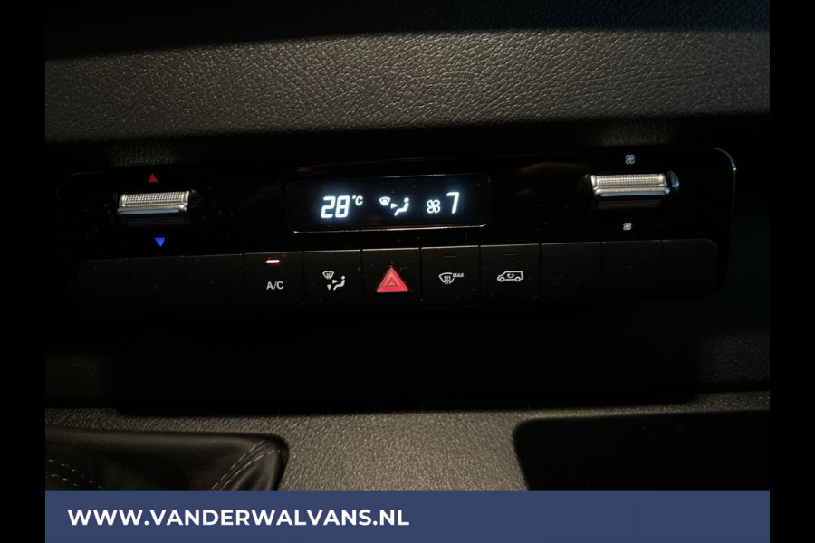 Mercedes-Benz Sprinter 317 CDI 170pk **BPM VRIJ voor de Ondernemer** Bakwagen Laadklep 1040kg laadvermogen Euro6 Airco | Camera | Apple Carplay Android Auto, Bijrijdersbank