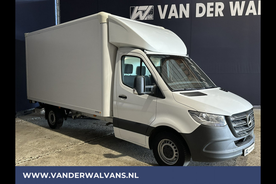 Mercedes-Benz Sprinter 317 CDI 170pk **BPM VRIJ voor de Ondernemer** Bakwagen Laadklep 1040kg laadvermogen Euro6 Airco | Camera | Apple Carplay Android Auto, Bijrijdersbank